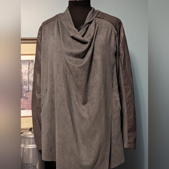 Blank NYC faux suede and leather jacket, size small, gray - Picture 4 of 13